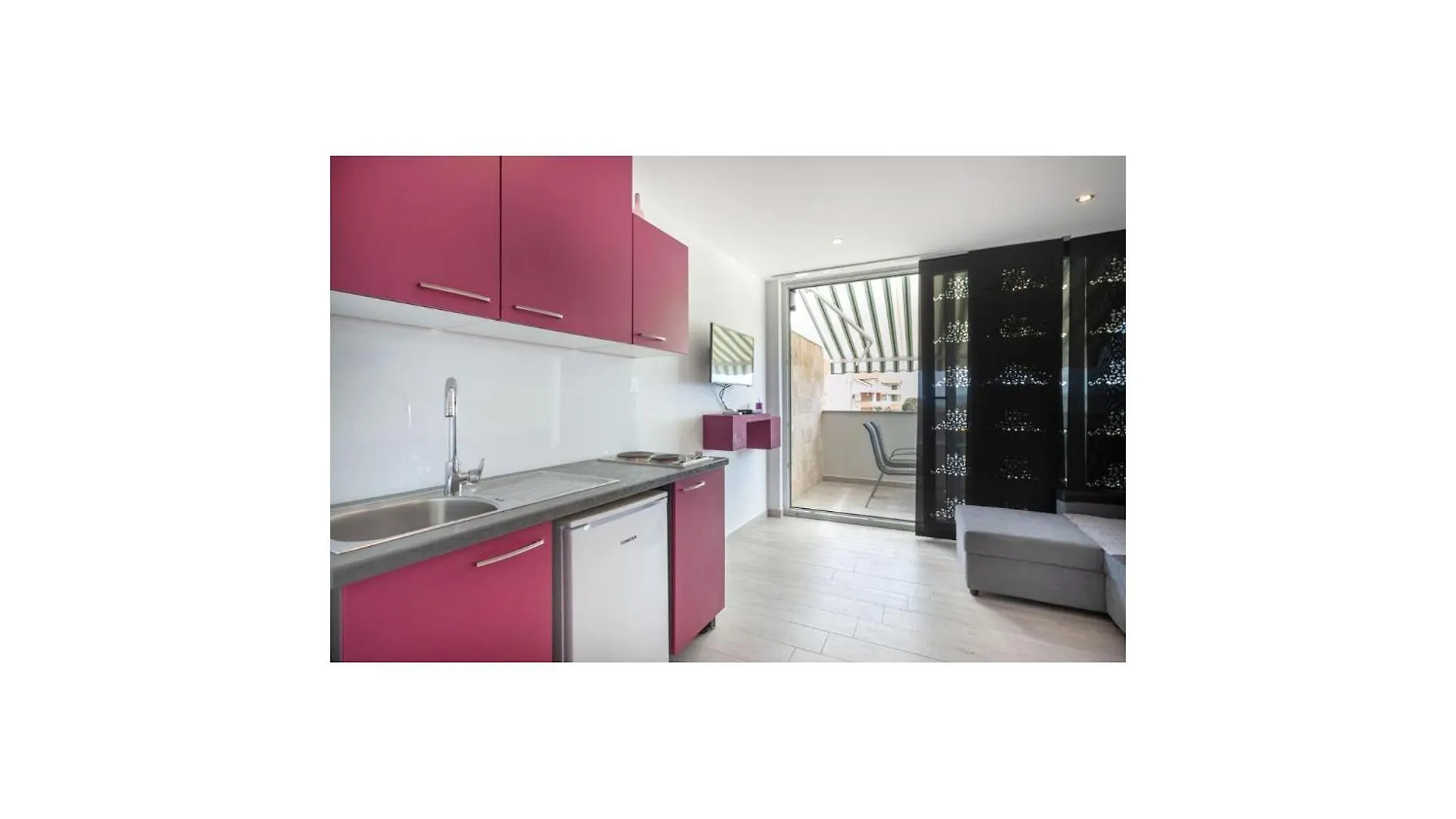 Lovely Apartment In Povljana With Wifi