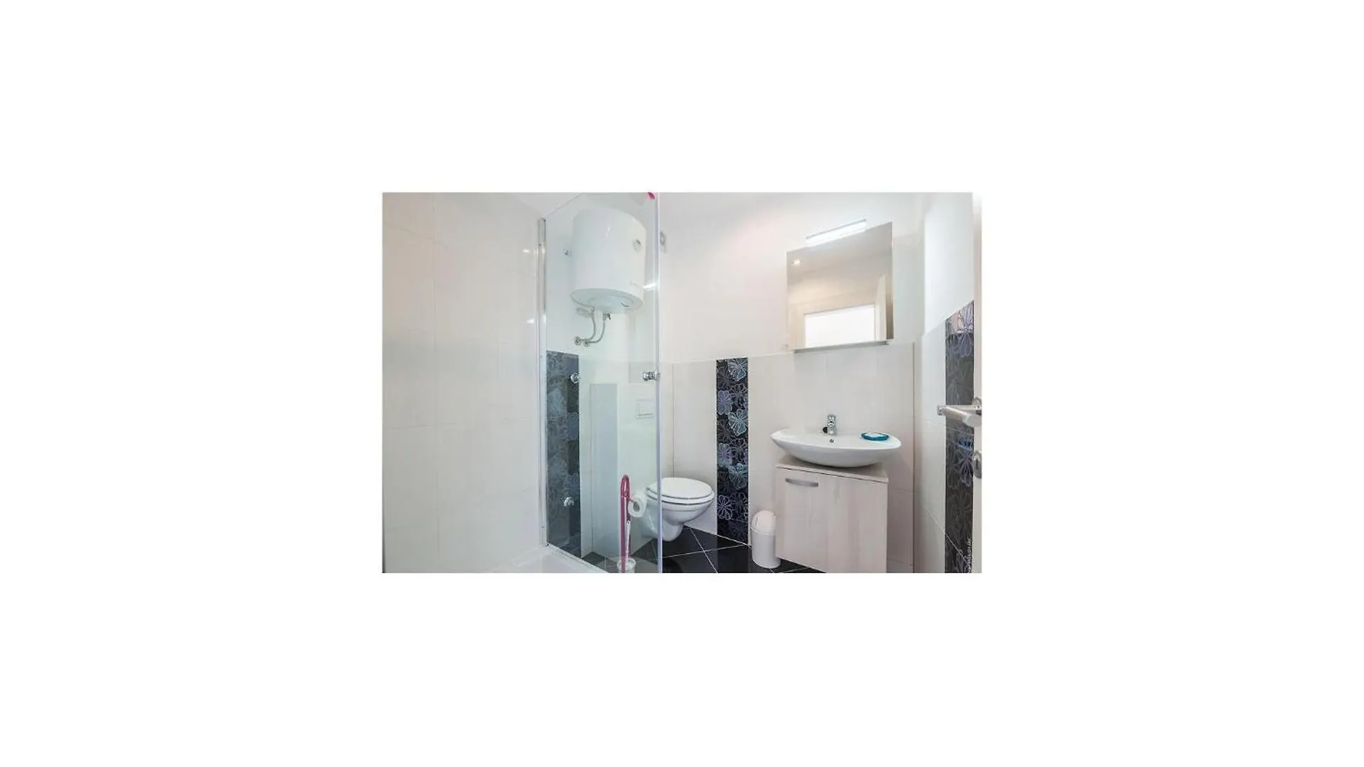 Lovely Apartment In Povljana With Wifi